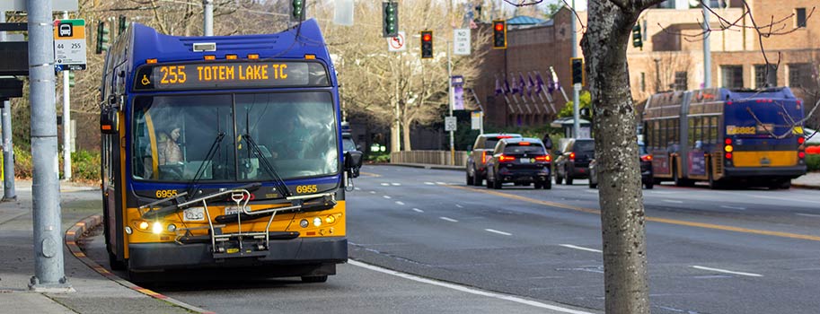 King County Metro bus at a stop near the Alaska Arena and UW Stadium